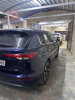 میتسوبیشی ئاوتلاندەر